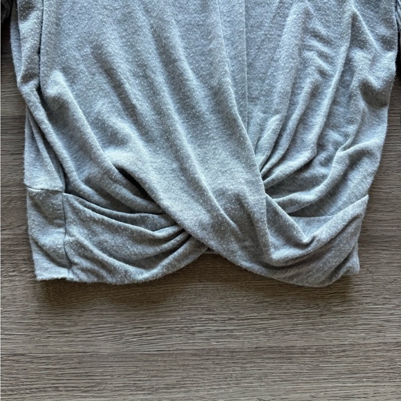 ALO Yoga Light Gray Twist Front Long Sleeve Top - Picture 2 of 3
